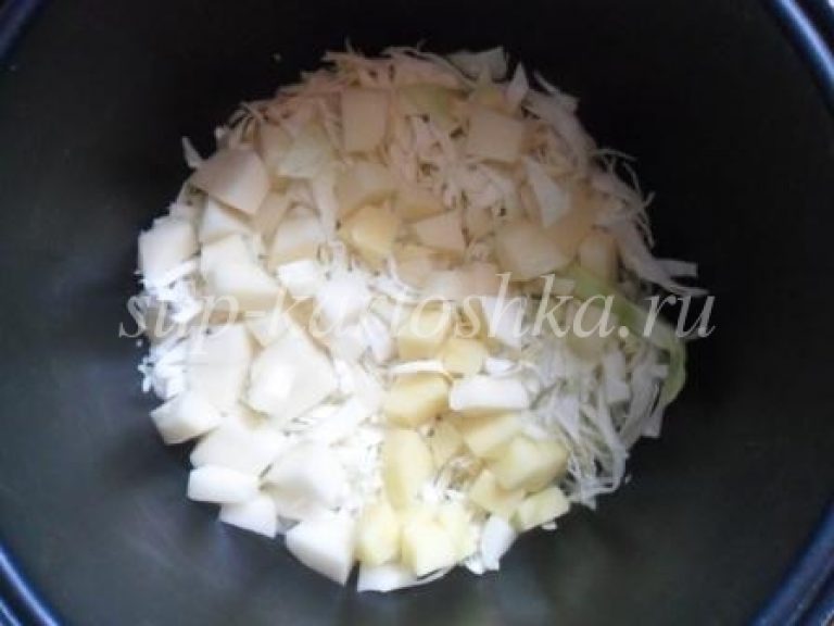 Как потушить капусту с картошкой в мультиварке